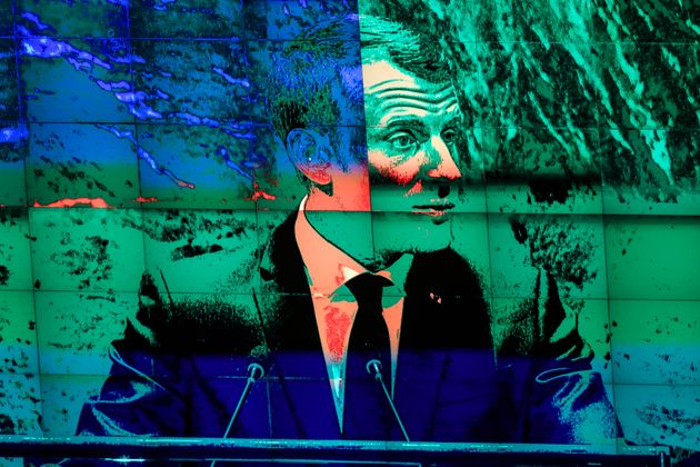 5fd739f1240000e5189fa352